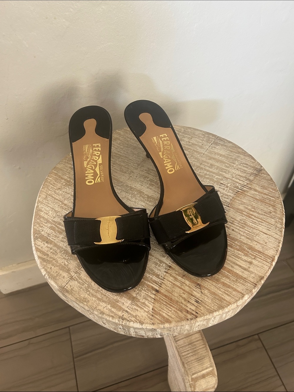 Vintage Salvatore Ferragamo Black Patent Vara Bow Mule Heels - Sz. 7.5
